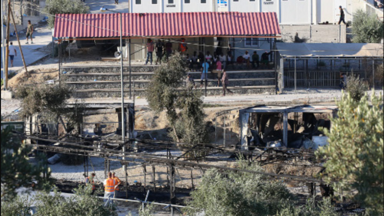 Μυτιλήνη: Στάχτη και ερείπια - Εκτεταμένες οι καταστροφές στον καταυλισμό της Μόρια (ΦΩΤΟ)