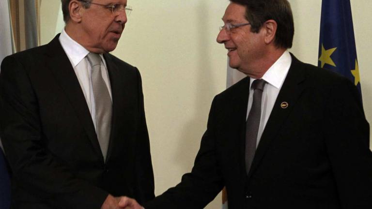 Την στήριξη της Μόσχας για λύση του Κυπριακού επαναβεβαίωσε ο Λαβρόφ προς τον Αναστασιάδη