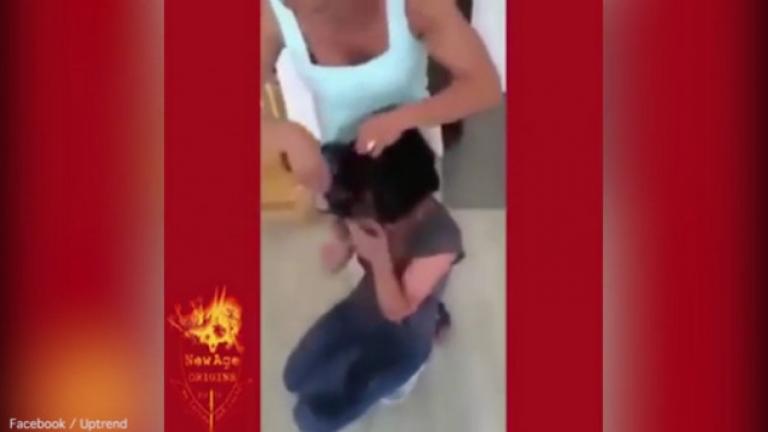 Βίντεο που σοκάρει! Κούρεψε την κόρη της επειδή έκανε bullying σε καρκινοπαθή παιδιά