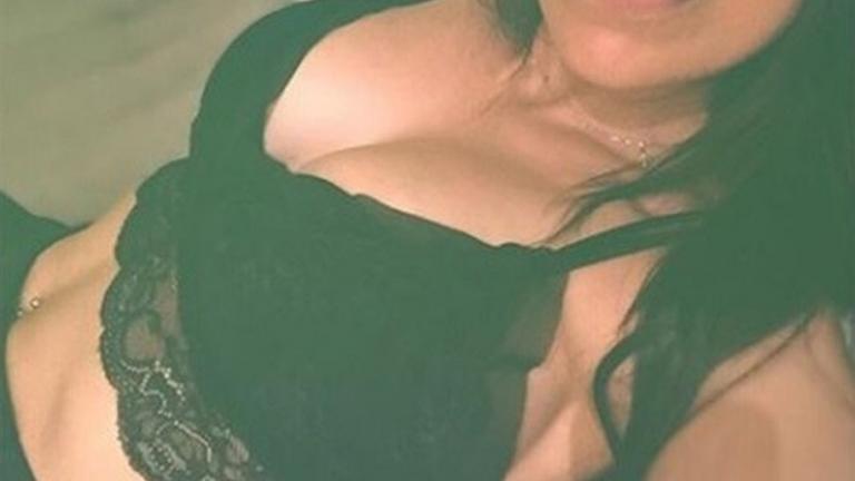 Hot! Τα μαύρα της εσώρουχα έριξαν το Instagram (ΦΩΤΟ)