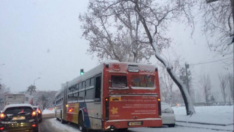 Μόλις 156 λεωφορεία κυκλοφορούν στη Θεσσαλονίκη, τα 44 με αλυσίδες