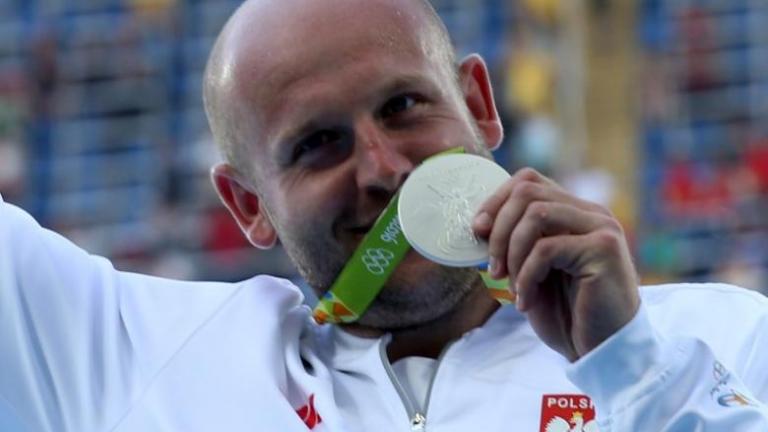 Ολυμπιακοί Αγώνες 2016: Πουλάει το μετάλλιο για να σώσει ένα αγοράκι που πάσχει από καρκίνο