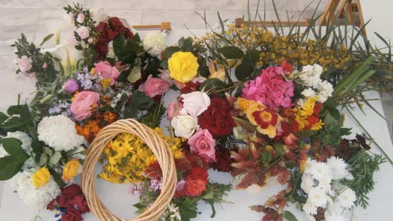 Έθιμα και παραδόσεις της Πρωτομαγιάς: Ξέρετε γιατί φτιάχνουμε στεφάνι με λουλούδια;