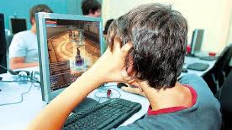 Εντυπωσιακή έρευνα: Καλύτεροι μαθητές οι έφηβοι που παίζουν παιχνίδια στο Internet!