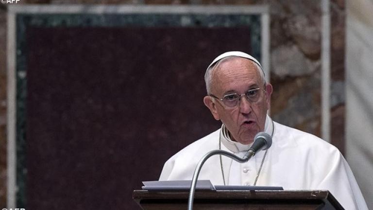  Ο πάπας Φραγκίσκος καλεί τους ιερείς που κάνουν διακρίσεις "να κλείσουν τις εκκλησίες" 