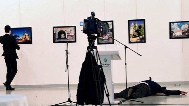 Κρεμλίνο: «Πλήγμα στο γόητρο της Τουρκίας» η δολοφονία του Ρώσου πρεσβευτή