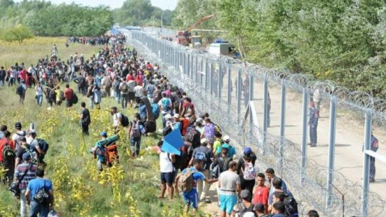 Σερβία: Απεργία πείνας άρχισαν 150 μετανάστες ζητώντας να ανοίξουν τα σύνορα με την Ουγγαρία