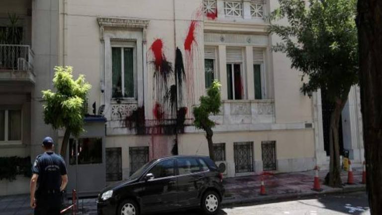 Αποζημίωση από την Ελλάδα για την επίθεση του Ρουβίκωνα στην πρεσβεία θα διεκδικήσει η Τουρκία