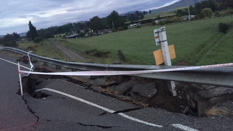 Σεισμός Νεά Ζηλανδία: Φόβοι για τσουνάμι έως 5 μέτρα-Τουλάχιστον 2 νεκροί