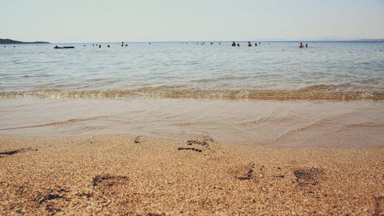 Καλοκαίρι 2017: 4 παραλίες για να μην «λιώσετε» στην Αθήνα αυτό το Σαββατοκύριακο (ΦΩΤΟ)