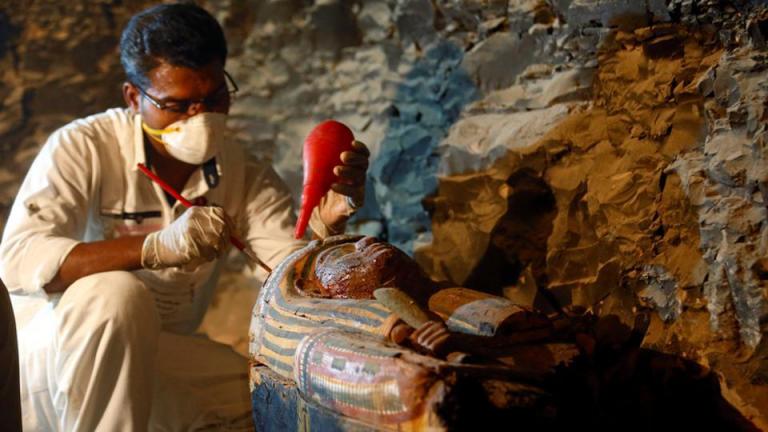 Συγκλονιστικός Φαραωνικός τάφος ανακαλύφθηκε στην Αίγυπτο (BINTEO)