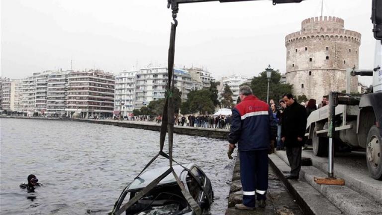 Θεσσαλονίκη: Νεκρή η οδηγός ΙΧ που έπεσε στη θάλασσα