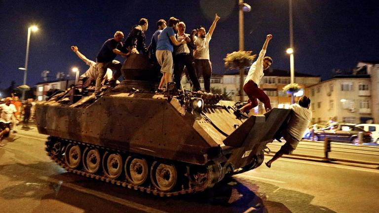 Ήταν στημένο το πραξικόπημα στην Τουρκία; Οι Financial Times φωτίζουν όλο το παρασκήνιο