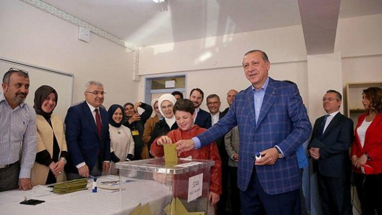 Τουρκία δημοψήφισμα: Κρίσιμες οι επόμενες ώρες μέχρι το αποτέλεσμα