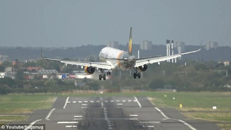 Τρόμος στον αέρα-Δραματική προσγείωση Airbus 