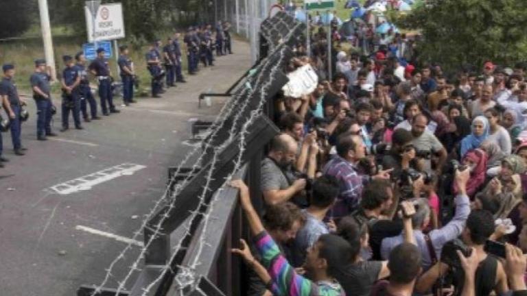 Επιβεβαίωσε ο Αβραμόπουλος την επιβολή προστίμων σε χώρες της ΕΕ που αρνούνται πρόσφυγες