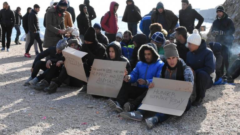 Απεργία πείνας ξεκίνησαν μετανάστες στη Σούδα της Χίου