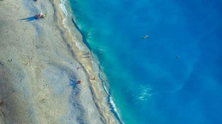 Κλείνουν την πιο όμορφη παραλία της Ελλάδας