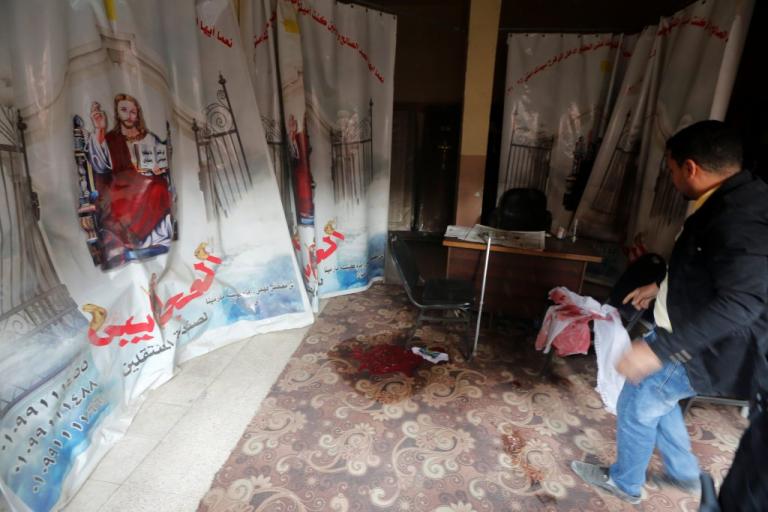 Αιματηρή επίθεση σε χριστιανική εκκλησία - Νεκροί και τραυματίες στην Αίγυπτο (ΦΩΤΟ + ΒΙΝΤΕΟ)