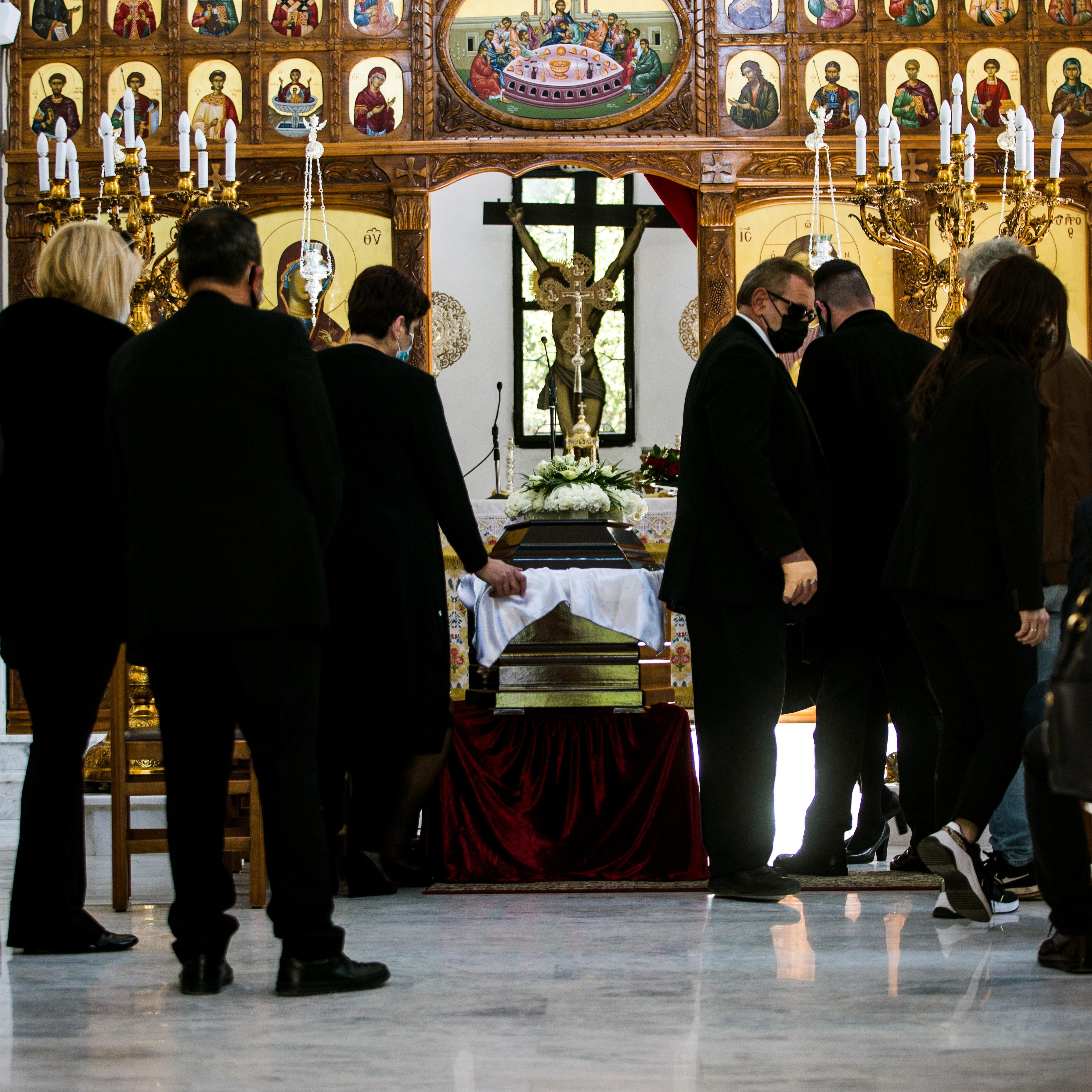 το τελευταίο αντίο στον Γιώργο Καραϊβάζ 