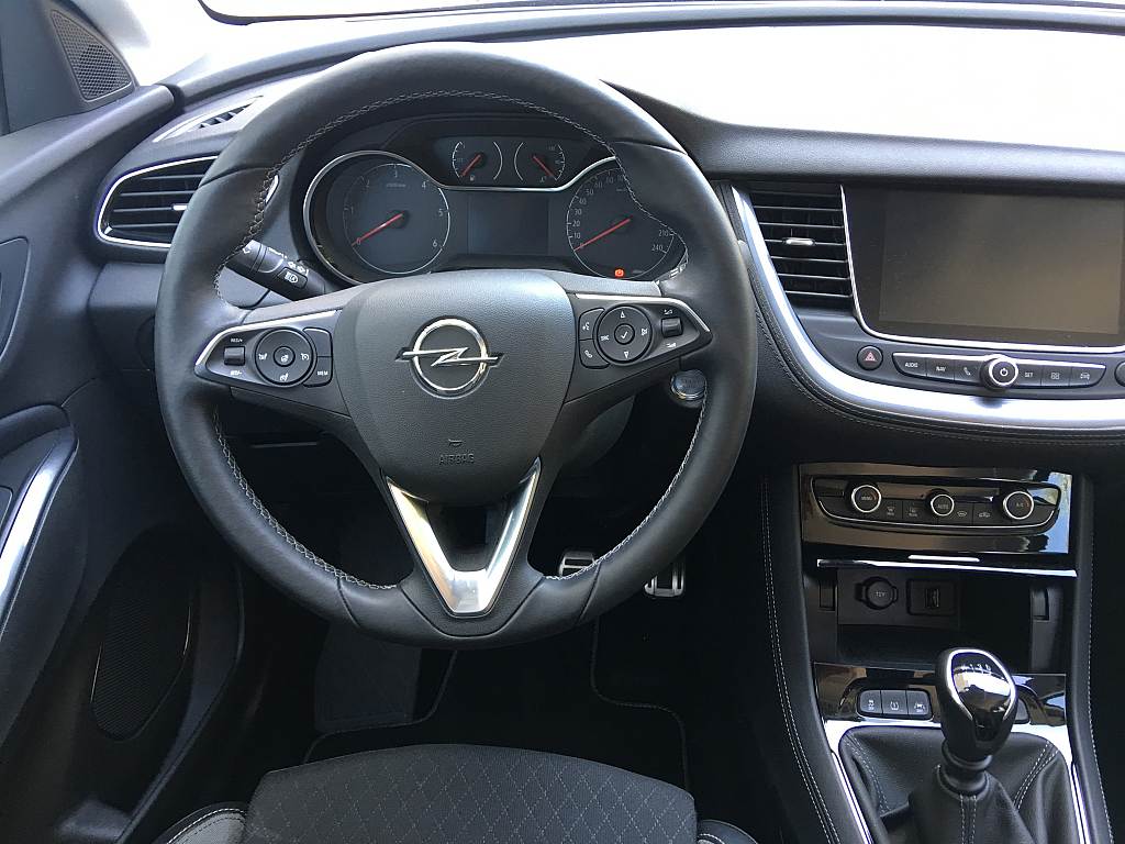 Opel  Grandland X Ultimate 1.5 Diesel MT6 : Καλύπτει τις ανάγκες του σύγχρονου οικογενειάρχη