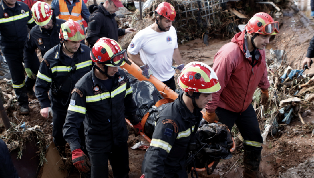 Κακοκαιρία Ευρυδίκη: Τραγωδία δίχως τέλος στη Μάνδρα - Θρίλερ με τους αγνοούμενους (ΦΩΤΟ)