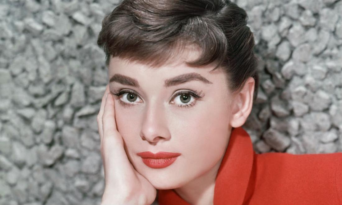 Η... νεκρή Audrey Hepburn πρωταγωνίστρια νέας διαφήμισης (ΒΙΝΤΕΟ)