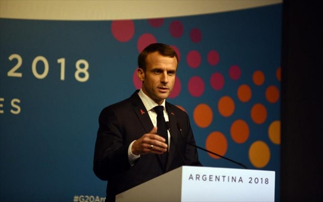 Εμανουέλ Μακρόν: Επαγγελματίες ταραξίες με «Κίτρινα Γιλέκα ...