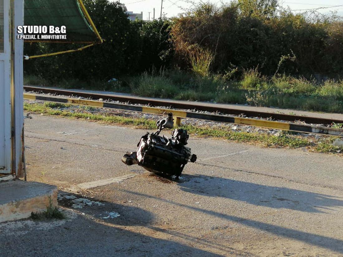 Τροχαίο με 2 νεκρούς στο Άργος - ΙΧ συγκρούστηκε με περιπολικό και στη συνέχεια σε τσιμεντένια κολόνα (ΦΩΤΟ-ΒΙΝΤΕΟ)
