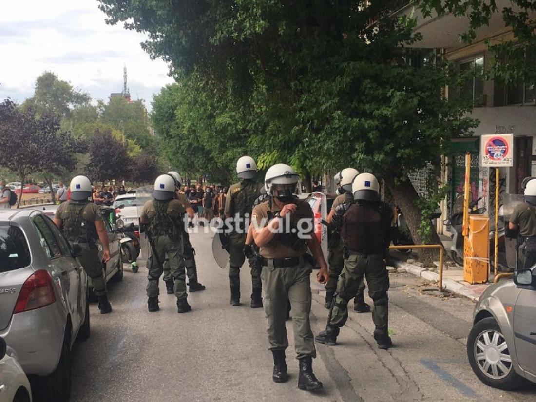 Θεσσαλονίκη: Εμπρηστικοί μηχανισμοί εντοπίστηκαν στην κατάληψη - Διαμαρτυρία αντιεξουσιαστών (ΦΩΤΟ)