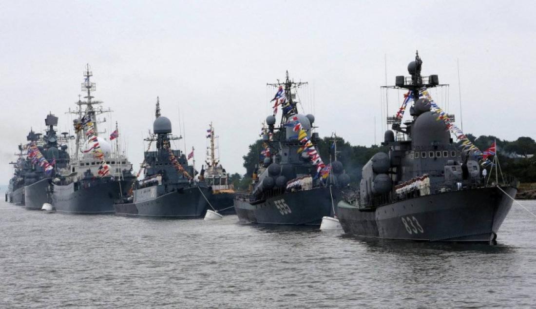 Ο Πούτιν απέσυρε το στρατό από τα σύνορα με την Ουκρανία, αλλά θα επιστρέψει από τη θάλασσα