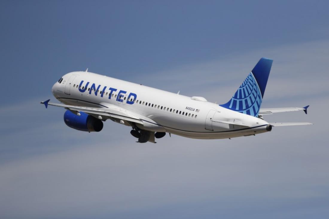 Η United Airlines προειδοποιεί ότι η μειωμένη ταξιδιωτική ζήτηση θα επιφέρει πλήγμα στα έσοδα
