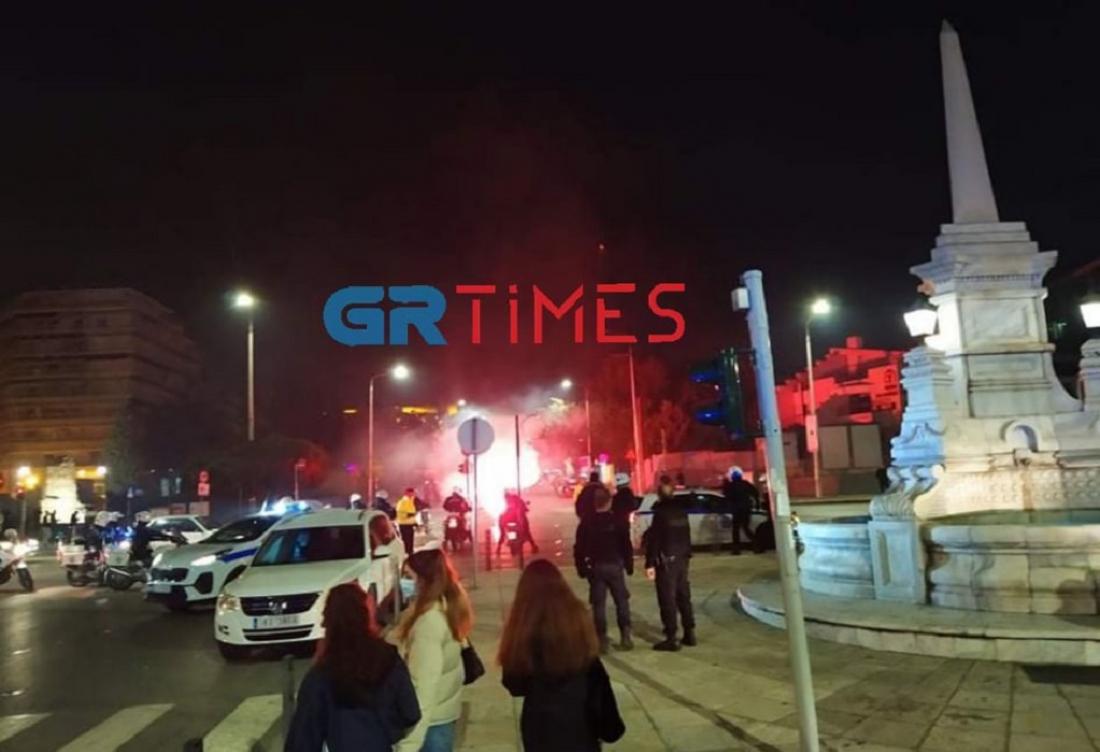 Αντιεξουσιαστές τα έσπασαν και τα έκαψαν στη Θεσσαλονίκη (ΦΩΤΟ-ΒΙΝΤΕΟ)