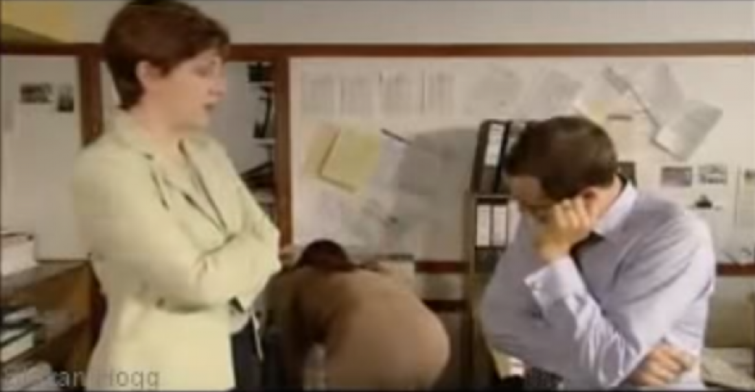 Το πιο αστείο video με σέξι γραμματέα!