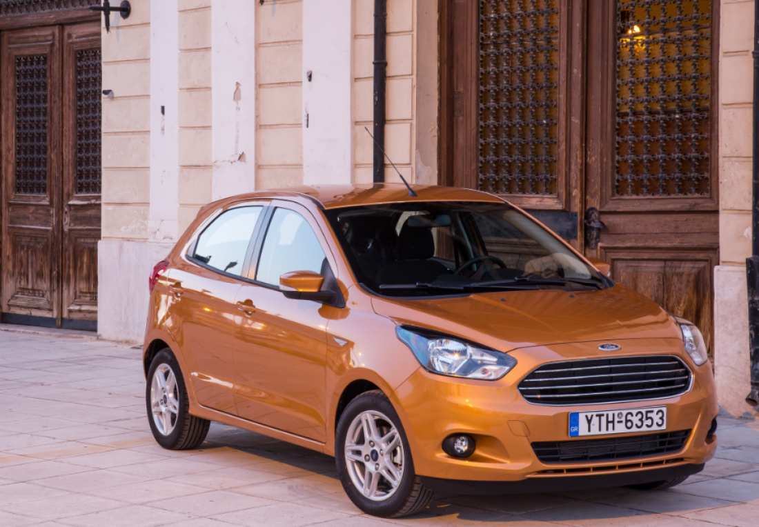 Στην πρώτη ψηφοφορία που έγινε χθες ( 18 Νοεμβρίου) , οι δημοσιογράφοι του ειδικού τύπου επέλεξαν τα δέκα από τα 17 αυτοκίνητα που έχουν εισαχθεί και διατίθενται στην ελληνική αγορά το τελευταίο 12μηνο