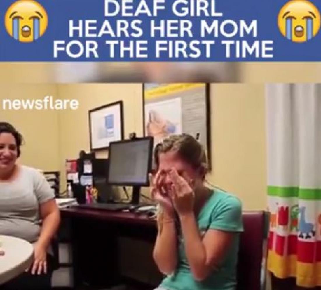 Εκπληκτικό! Κοριτσάκι ακούει τη φωνή της μαμάς του για πρώτη φορά!