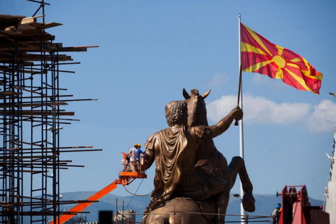 Αποτέλεσμα εικόνας για αγαλματα μεγαλου αλεξανδρου στα Σκοπια