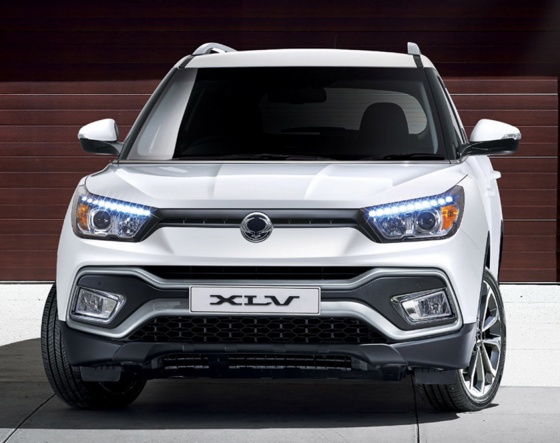 Στην πρώτη ψηφοφορία που έγινε χθες ( 18 Νοεμβρίου) , οι δημοσιογράφοι του ειδικού τύπου επέλεξαν τα δέκα από τα 17 αυτοκίνητα που έχουν εισαχθεί και διατίθενται στην ελληνική αγορά το τελευταίο 12μηνο