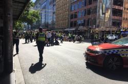 Έκτακτο! Πανικός στη Μελβούρνη με όχημα να πέφτει πάνω σε πεζούς-Δεκάδες οι τραυματίες