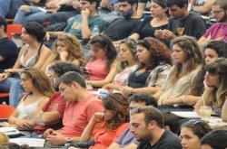 Ερώτηση του Νίκου Νικολόπουλου προς τον Υπουργό Παιδείας για την ελεύθερη μεταγραφή των πολυτέκνων φοιτητών