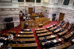 Βουλή: Κορυφώνεται η αντιπαράθεση για την πώληση των λιγνιτικών μονάδων της ΔΕΗ 