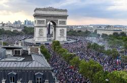 Μουντιάλ 2018: Ξέφρενοι πανηγυρισμοί στο Παρίσι για την κατάκτηση του Παγκοσμίου Κυπέλλου