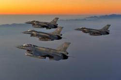 Το δίλημμα της αναβάθμισης των F-16 μεταξύ “σούπερ ραντάρ” και συστήματος αυτοπροστασίας
