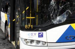 Συνελήφθησαν τρεις 15χρονοι για επίθεση σε λεωφορείο στην περιοχή των Αγίων Αναργύρων