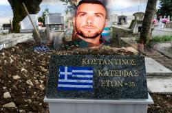 Δολοφονία Κ. Κατσίφα - Η απειλή του αστυνομικού διευθυντή: «Αν κρεμάσεις και την άλλη σημαία...»