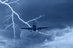 Θρίλερ στον αέρα - Κεραυνός χτύπησε αεροσκάφος με προορισμό τη Θεσσαλονίκη