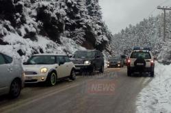Κακοκαιρία «Σοφία»: Καραμπόλα τουλάχιστον 20 αυτοκινήτων σημειώθηκε στα Καλάβρυτα, εξαιτίας πάγου στο οδόστρωμα