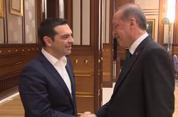 Με χαμηλές προσδοκίες και υπό την ένταση των ελληνοτουρκικών σχέσεων, ο Αλέξης Τσίπρας στην Τουρκία, παρά την παραίτηση Καμμένου που εξόργιζε την Άγκυρα