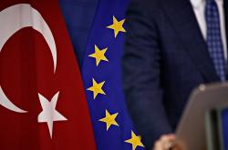 Με σφοδρότητα αντέδρασε η Τουρκία στην απόφαση του Ευρωπαϊκού Κοινοβουλίου για αναστολή των ενταξιακών διαπραγματεύσεων 