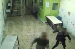 Απάντηση του υπουργείου για το βίντεο στον Κορυδαλλό με κατηγορίες σε αυτούς που το έφεραν στη δημοσιότητα-Το βίντεο δείχνει το θύμα να δέχεται απανωτές μαχαιριές μέχρι θανάτου (video)